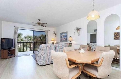 Photo 9 - 2 Bed, 2 Bath, Upgraded, Pool View - Ocean Village Club E35