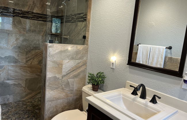 Stunning 3-bed House in Hollywood With hot tub - Foto 12