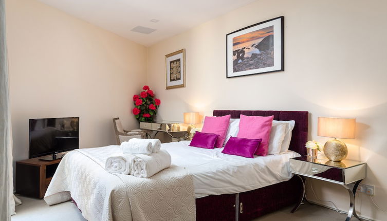 Photo 1 - Spacious 2-bedroom Apartment in Mayfair