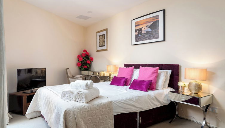 Photo 1 - Spacious 2-bedroom Apartment in Mayfair