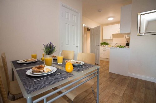 Foto 19 - Stayzo Castle Penthouse 18- A Clean Fresh Modern Apartment With Free Wi-fi