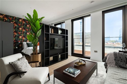 Photo 16 - Immaculate New Studio Apartment in Canary Wharf