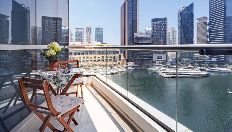 Foto 1 - Dazzling & Artistic Studio Apartment In Dubai Marina