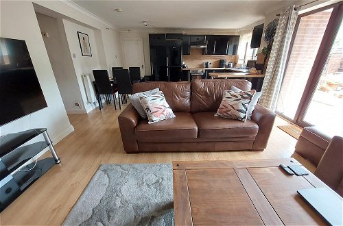 Photo 13 - Beautiful 1bed Apartment With a Back Garden