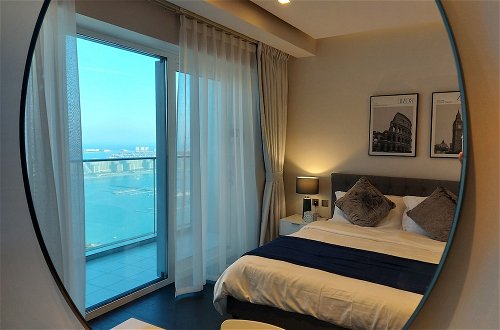 Photo 3 - SuperHost - Fendi Apartment With Full Palm Jumeirah View