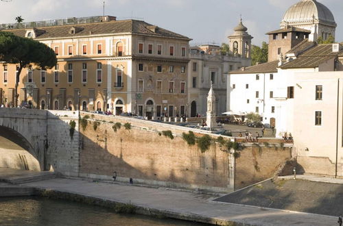 Photo 15 - Rome With a Garden Delightful 1 Bedroom Apartment With Private Garden in Historic Trastevere