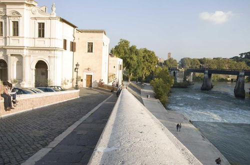 Photo 16 - Rome With a Garden Delightful 1 Bedroom Apartment With Private Garden in Historic Trastevere