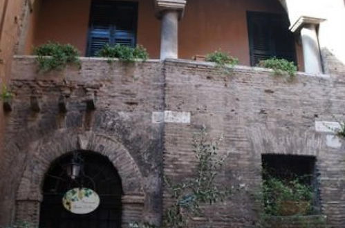 Photo 26 - Rome With a Garden Delightful 1 Bedroom Apartment With Private Garden in Historic Trastevere