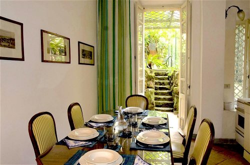 Foto 5 - Rome With a Garden Delightful 1 Bedroom Apartment With Private Garden in Historic Trastevere