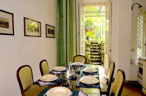 Foto 5 - Rome With a Garden Delightful 1 Bedroom Apartment With Private Garden in Historic Trastevere