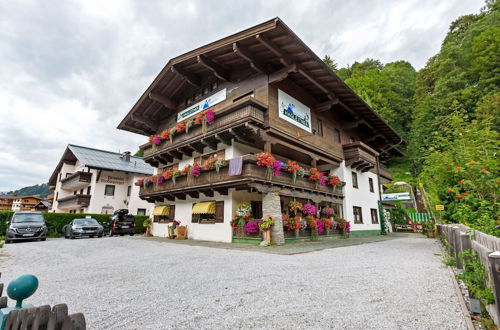 Foto 1 - Spacious Apartment in Saalbach-hinterglemm near Ski Area