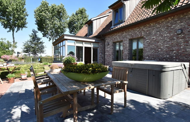 Tasteful Mansion in Lichtervelde with Hot Tub - Photo 15