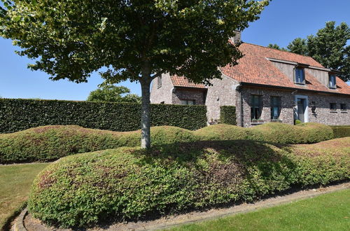 Photo 38 - Tasteful Mansion in Lichtervelde with Hot Tub