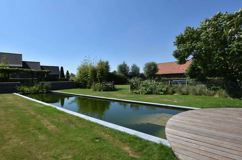 Photo 21 - Tasteful Mansion in Lichtervelde with Hot Tub