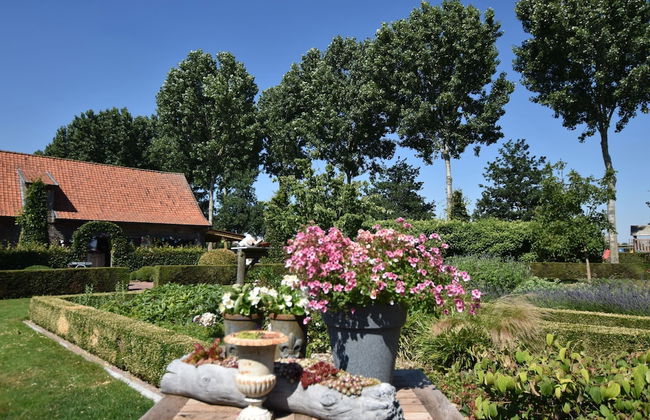 Tasteful Mansion in Lichtervelde with Hot Tub - Photo 37