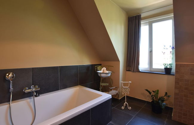 Tasteful Mansion in Lichtervelde with Hot Tub - Photo 18