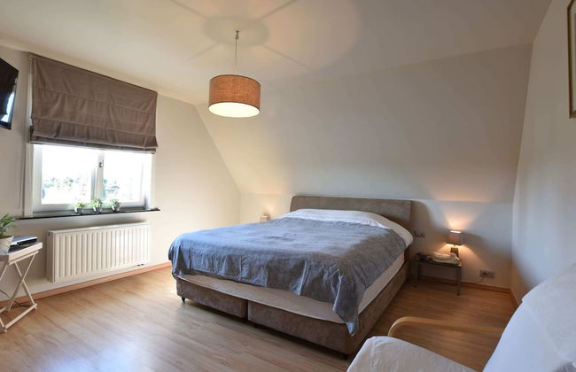 Tasteful Mansion in Lichtervelde with Hot Tub - Photo 4