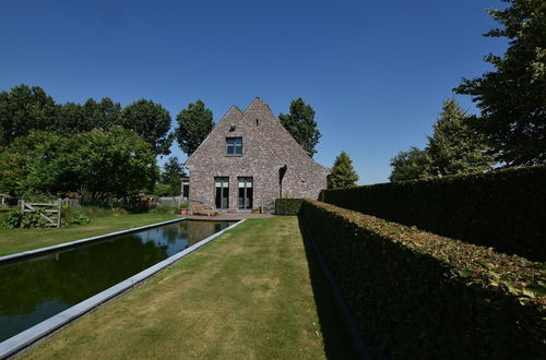 Photo 30 - Tasteful Mansion in Lichtervelde with Hot Tub