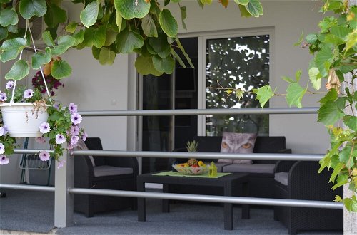 Foto 11 - Green-beautiful Modern Apt. With Balcony & Garden