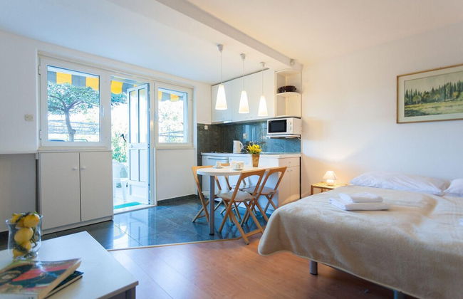 Hedera Estate, Hedera Studio 6 - Photo 1