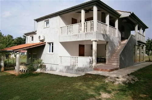 Photo 21 - Apartment in Holiday Home With Private Pool, Garden With Grill, Airco and Wifi