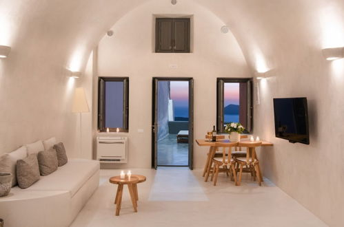 Photo 29 - Villa Dawn in Fira Santorini