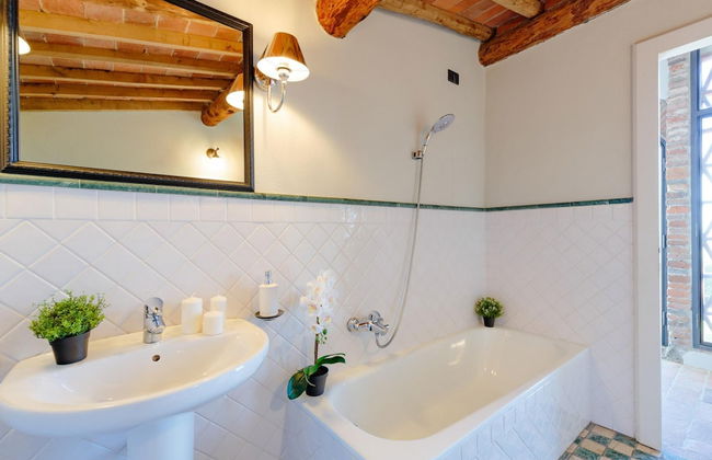 Villa Il Tinaio in Capannori - Photo 45