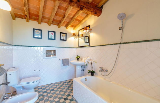 Villa Il Tinaio in Capannori - Photo 44