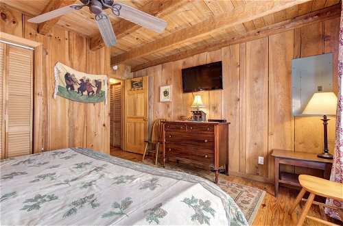 Photo 3 - Bear Cave Haus by Jackson Mountain Rentals