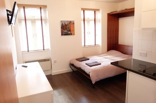 Photo 8 - SS Property Hub - City of London Studio Apartment 5