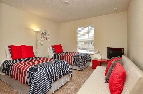 Photo 6 - Townhome W/splashpool In Paradise Palms 3080pp 4 Bedroom Townhouse by RedAwning