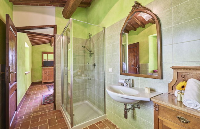 Villa With Panoramic Views - Photo 9
