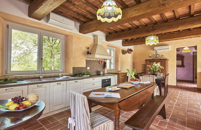 Villa With Panoramic Views - Photo 16