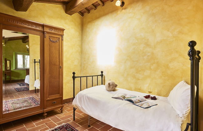 Villa With Panoramic Views - Photo 2