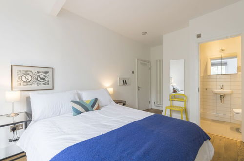 Photo 7 - ALTIDO Smart 3 bed Flat in Islington, Close to Angel Tube