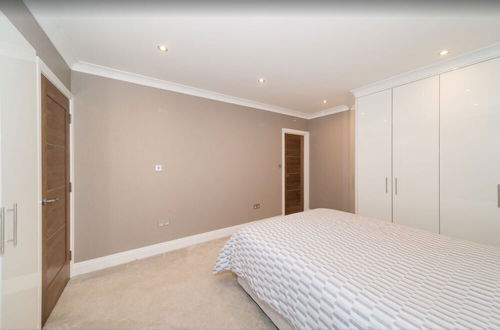 Photo 8 - Newly Refurbished Flat Hyde Park London