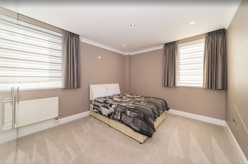 Photo 11 - Newly Refurbished Flat Hyde Park London