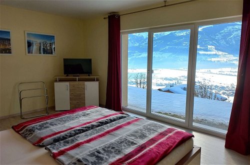 Foto 6 - Sunlit Apartment near Ski Area in Walchen