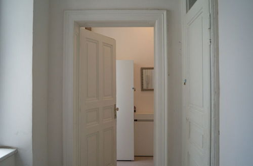 Photo 12 - Modern Apartment in The Heart of Vienna 10