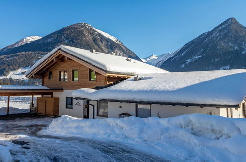 Photo 24 - Chalet in Neukirchen am Grossvenediger With Pool