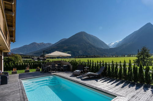 Photo 19 - Chalet in Neukirchen am Grossvenediger With Pool