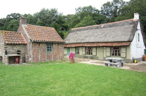 Foto 1 - Authentic Farm House With Trampoline