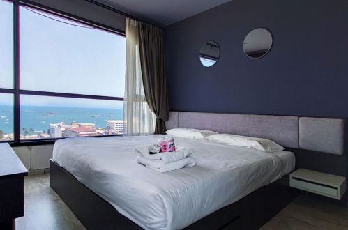 Foto 41 - Pattaya Central Sea View Pool Suite