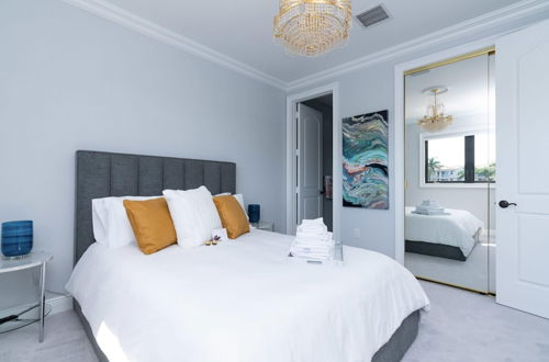Photo 20 - 5 Bedroom Luxe Villa on Deep Water Intracoastal