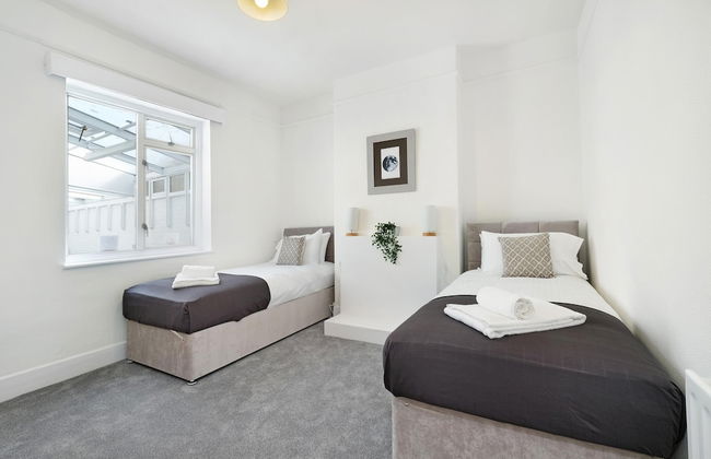 Heathrow Living Stanwell Serviced House - Foto 12