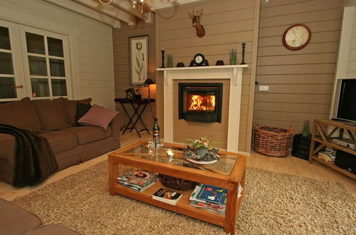 Photo 10 - Countryside Chalet in Bomal sur Ourthe With Sauna, Balcony