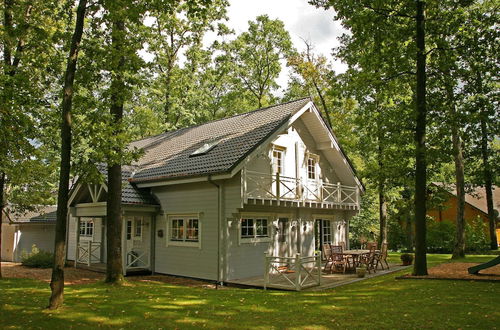 Photo 32 - Countryside Chalet in Bomal sur Ourthe With Sauna, Balcony