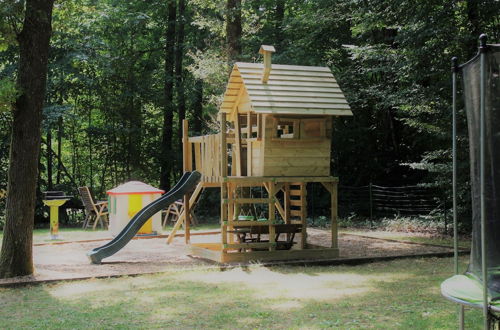 Photo 28 - Countryside Chalet in Bomal sur Ourthe With Sauna, Balcony