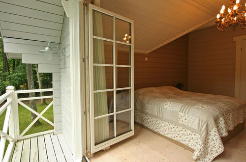 Photo 7 - Countryside Chalet in Bomal sur Ourthe With Sauna, Balcony