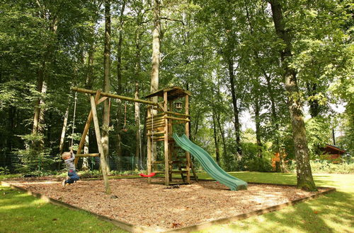 Photo 30 - Countryside Chalet in Bomal sur Ourthe With Sauna, Balcony